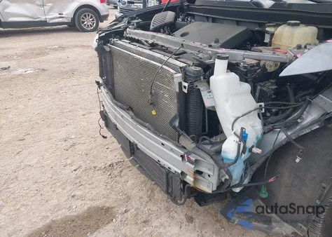 2019 Chevrolet Traverse Ls z USA, uszkodzony, nr VIN 1GNEVFKW2KJ219316